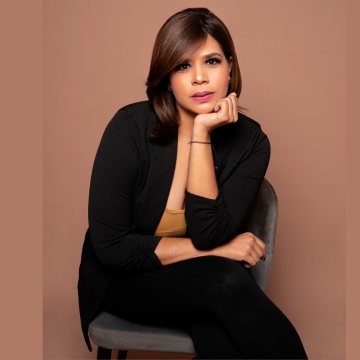 Mariela Guerrero conmemora 10 años de Arte y Espectáculos TV