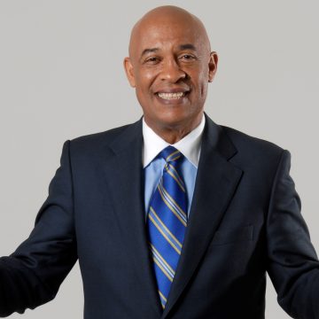 Carlos T Martinez Periodista 13 de Junio del 2007 Santo Domingo, Republica DominicanaJoel Alcantara/EL Caribe El periodista y escritor Carlos T. Martínez anuncia puesta en circulación de su libro Tomo XXVI «Grandes Dominicanos».