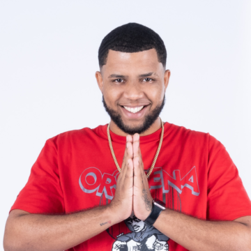 Exponente urbano Jezzy promueve dos temas musicales.