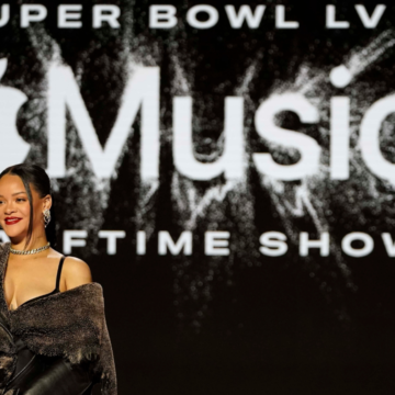 Rihanna promete espectáculo de Super Bowl lleno de música.