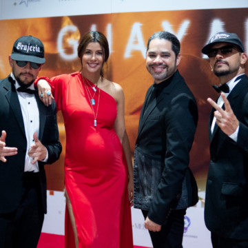 Los productores de cine Evelyna Rodríguez y Danilo Reynoso logran el éxito en el cine colombiano con su producción «Guayabo». Los productores de cine Evelyna Rodríguez y Danilo Reynoso logran el éxito en el cine colombiano con su producción «Guayabo».