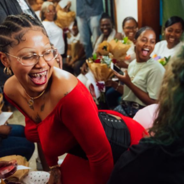 Tokischa se adelanta al San Valentín y celebra con trabajadoras sexuales de la República Dominicana Tokischa se adelanta al San Valentín y celebra con trabajadoras sexuales de la República Dominicana.