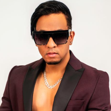 Jonathan El Latino presenta merengue romántico “El año del amor”.