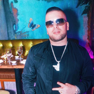 Nahim Jorge Bonilla: El joven emprendedor que impulsa talentos de la música latina.