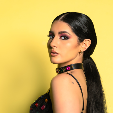 Cantante dominicana Valentina firma con Universal Music Group México. 
