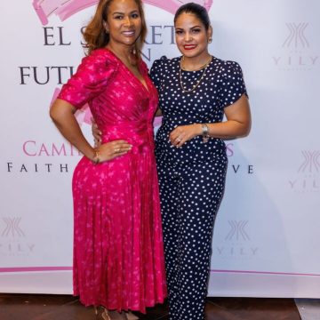 Doctora Yily de los Santos recibe reconocimiento en Nueva York durante disertación. Doctora Yily de los Santos recibe reconocimiento en Nueva York durante disertación.
