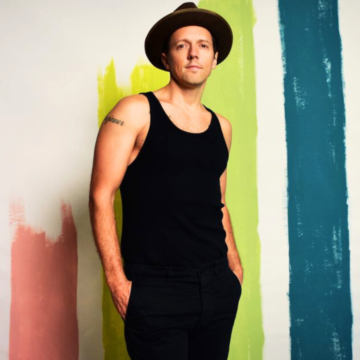 Jason Mraz comienza con un tour de medios para promocionar su nuevo álbum Mystical Magical Rhythmical Radical Ride.