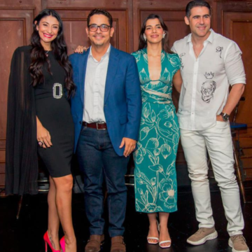 La quinta temporada de la afamada comedia de Cesc Gay “Los vecinos de arriba”, se presentan por primera vez en la ciudad de Santiago de los Caballeros.