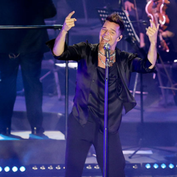 El astro boricua Ricky Martín llega a Altos de Chavón con su espectáculo Ricky Martín Sinfónico. Ricky Martín llega por primera vez a RD junto a la Orquesta Sinfónica Nacional.