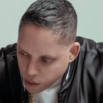El productor musical Gabriel Antonio Cruz Padilla, mejor conocido como Wise The Gold Pen trae a la República Dominicana un proyecto llamado “En Peligro de Extinción” .