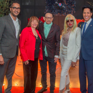 Luis Segura, el Papá de la Bachata y Gran Soberano, anunció que en su espectáculo del sábado 29 de julio en la Gran Arena del Cibao en Santiago estará acompañado por un amplio número de destacados artistas.