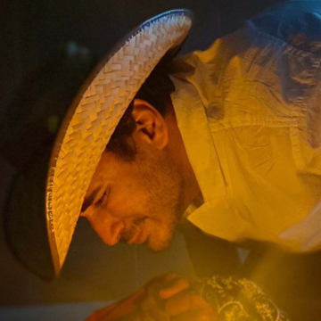 Dominicano Miguel Oniel presenta obra sobre Virgen de la Altagracia en México.