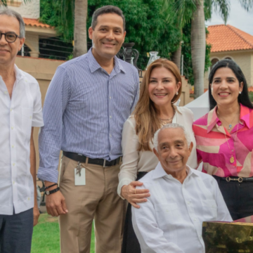 El renombrado pianista y compositor dominicano, Rafael Solano cautivó los corazones de los presentes en el parque Las Praderas, en Santo Domingo.
