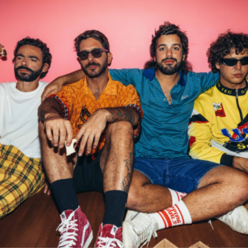 Rawayana y Servando Primera navegan juntos para pasar “La Tormenta”, el nuevo sencillo de Rawayana que forma parte de su próximo álbum de estudio.