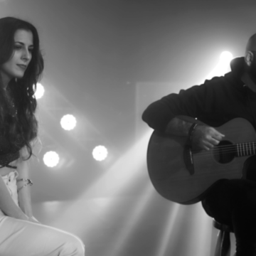 "El dúo Eli y Emil regresa con nueva música, dedicada a los amores tóxicos".