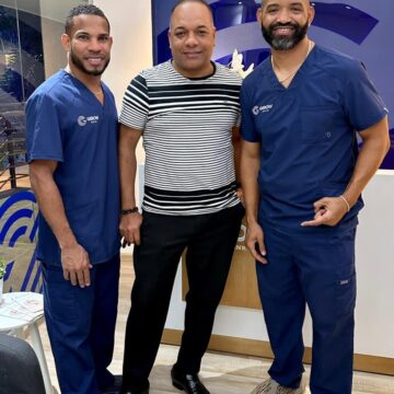 Los expertos en micropigmentación capilar,Erik Roberto y Eugenio Viguera celebraron con júbilo el primer aniversario de su clínica Gerow Hair Ink.