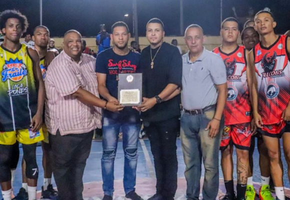 El Club deportivo y cultural de Los Frailes inauguró el pasado fin de semana su 15avo Torneo De Baloncesto Superior Los Frailes 2023.