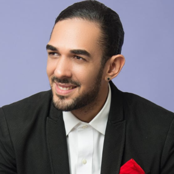 Yeimy Díaz se ha convertido en uno de los escenógrafos más solicitado por los productores de grandes espectáculos nacionales, para que la creación de sus puestas en escena resulten exitosas.