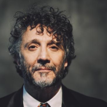 Fito Paez llegará con su exitosa gira “El Amor 30 años después del amor” este sábado al Pabellón de Volleyball de Santo Domingo.