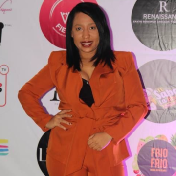 El portal digital www.herrerafarandula.net que dirige y preside la periodista Francisca Jiménez, ha recibido dos nominaciones al premio Glamour Music Awards.