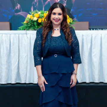 La multipremiada y reconocida productora Marli Romero fue escogida por la directiva de los premios Glamour Music Awards, para producir la Alfombra Glamour 2023.