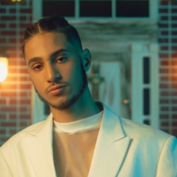 El artista dominicano  Young Ocean, continúa  posicionándose en el gusto del público, y es que recientemente presentó el  tema musical  “Ay Mamá”.