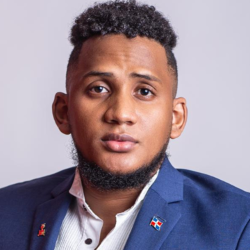 El día de hoy en las instalaciones de la Iglesia Metodista Libre, Río de Dios, se realizó el lanzamiento del libro "Más que Religión", escrito por el profeta José Manuel Lorenzo.