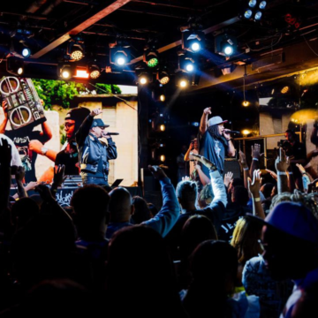 El pasado 21 de octubre, el reconocido rapero de música cristiana Rubinsky RBK, se apoderó del escenario del Hard Rock Café Santo Domingo, al celebrar su gran concierto ¨Único En Mi Clase¨.