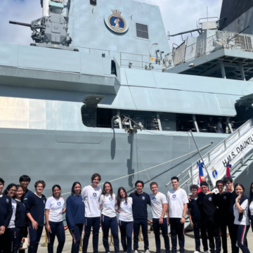 Los estudiantes desde noveno a duodécimo de Saint George School fueron invitados a conocer el buque de guerra británico HMS Dauntless, siendo el único colegio de la región invitado por el embajador britanico de Santo Domingo, el embajador Mockbul Ali OBE.