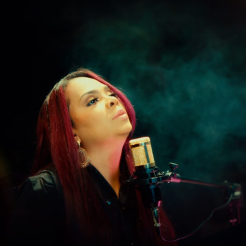 "Madre Quisiera Decirte": nuevo tema de Anlly Piantini