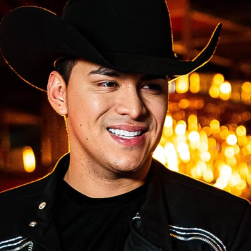 Yeison Jiménez cuenta con más de 70 composiciones, que lo perfilan como uno de los más grandes exponentes de la música popular.