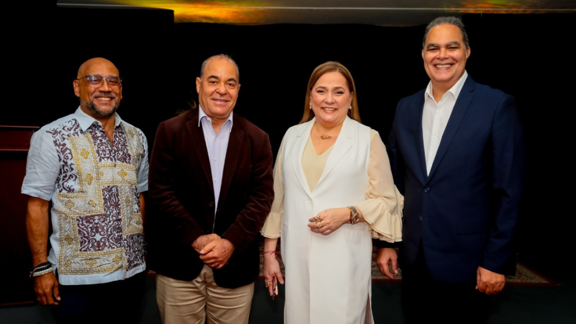 La obra, publicada con el apoyo de Mecenazgo y el FOSAC, es una compilación de artículos del periódico La Nación