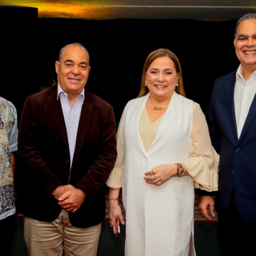 La obra, publicada con el apoyo de Mecenazgo y el FOSAC, es una compilación de artículos del periódico La Nación