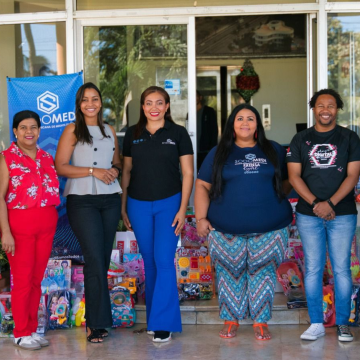 La Sociedad Dominicana de Medios Digitales ( SODOMEDI ) realizó por primera vez, una alegre y significativa entrega de juguetes a los hijos de los miembros que integran la entidad.