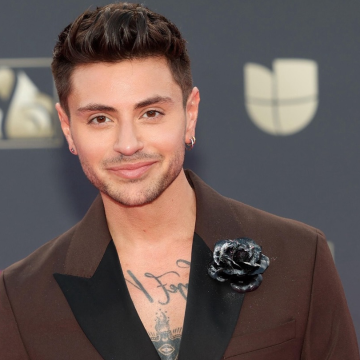 El cantautor italiano Virginio deslumbra en Premio Lo Nuestro y consolida su puente entre el pop italiano y el mercado hispano.