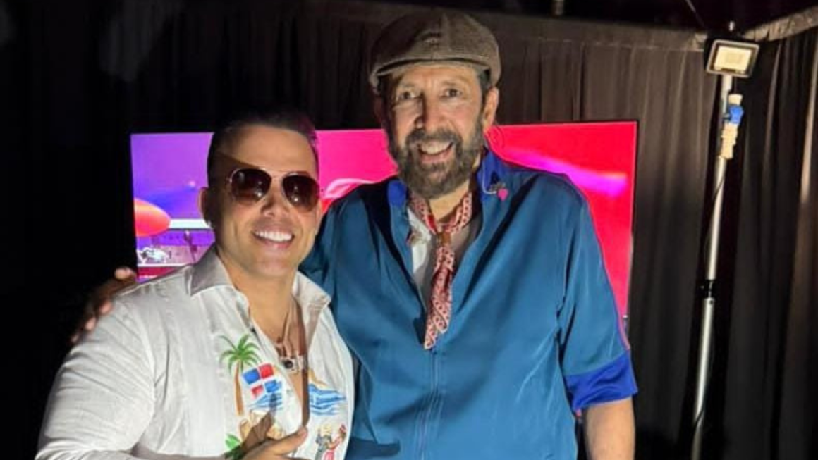 El Blachy, uno de los artistas invitados de la noche de ayer, se lució en grande en el concierto de Juan Luis Guerra en la Gran Arena del Cibao.