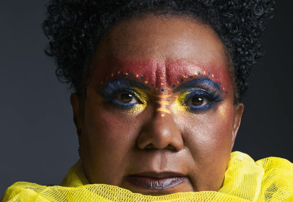 La "Reina de la Fusión", Xiomara Fortuna, marca un nuevo hito en su prolífica carrera con el lanzamiento de su más reciente producción discográfica, “Confesiones de mosquitero”.