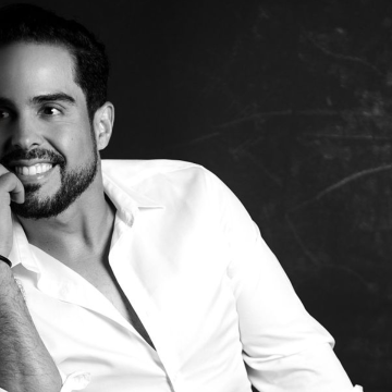 Luis Domínguez presenta nuevamente sus diseños llenos de elegancia y sofisticación en la alfombra roja de Premios Soberano 2026 para cinco deslumbrantes figuras femeninas.