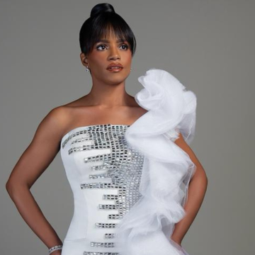 Millizen Uribe deslumbra con “Rascacielos de Cristal” de Luis Domínguez “Rascacielos de Cristal”, una creación del diseñador Luis Domínguez y estilismo del veterano Radhame Espíritu que entrelaza estética, identidad y mensaje.