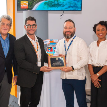 Sunrise Airways Dominicana se enorgullece de celebrar el lanzamiento de su nuevo servicio aéreo regional que conecta Santo Domingo con Antigua y Tórtola, reforzando su compromiso con una conectividad más sólida en el Caribe.