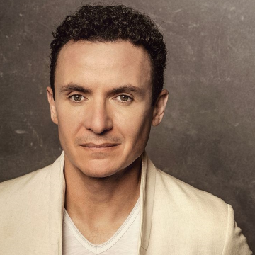 El cantautor colombiano Fonseca formará parte de los segmentos musicales de los Premios Soberano 2026, donde interpretará algunos de los éxitos más populares de su carrera durante la gala que reconoce lo mejor del arte y la cultura dominicana.