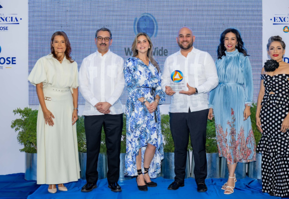 La Asociación Dominicana de Corredores de Seguros (ADOCOSE), Filial Este, reconoce el desempeño de la empresa, que en 2004 abrió sus oficinas en Punta Cana.