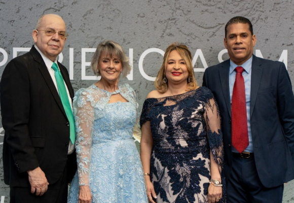 Durante una cena de gala en las instalaciones del Hotel Jaragua, entre amigos, clientes y colaboradores KM Destinos celebró sus 25 años.