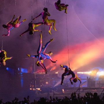 El Festival Internacional de Artes Vivas de Bogotá (FIAV) 2026 se consolidó como uno de los eventos culturales más relevantes de la región, destacándose no solo por su amplia programación artística, sino también por su impacto en el turismo, la economía y la proyección cultural de Colombia a nivel internacional.